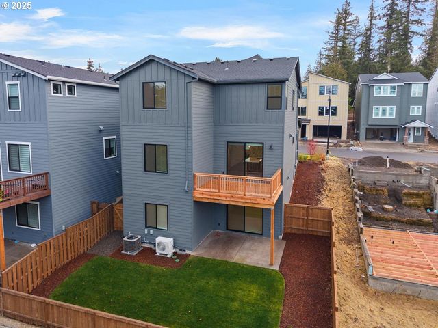 16005 Nw HOLMAN Way, Portland, OR 97229