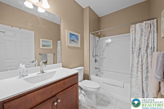 3803 Loyal Lane, Easton, PA 18045