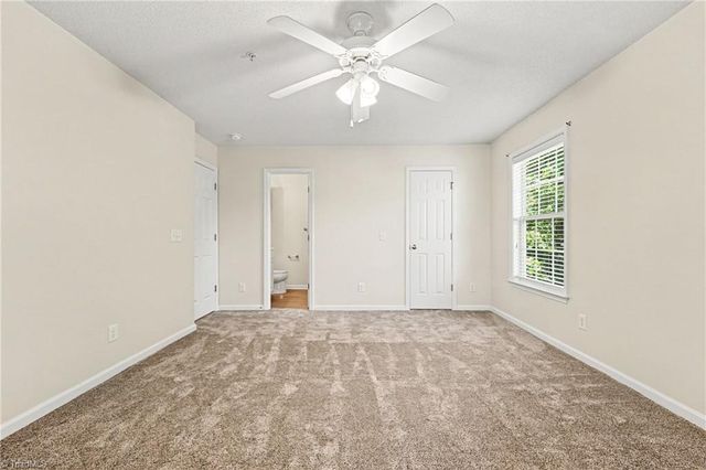 2600 Pennoak Way H, Greensboro, NC 27407