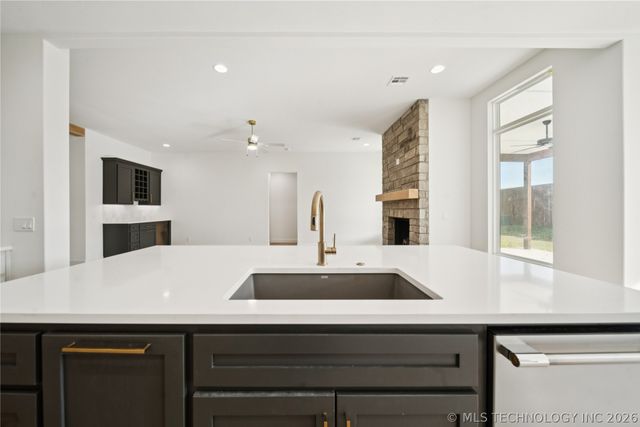 9712 E 132nd Street, Bixby, OK 74008