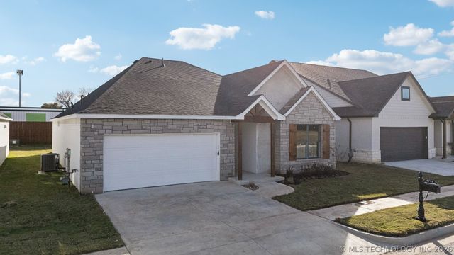 9712 E 132nd Street, Bixby, OK 74008