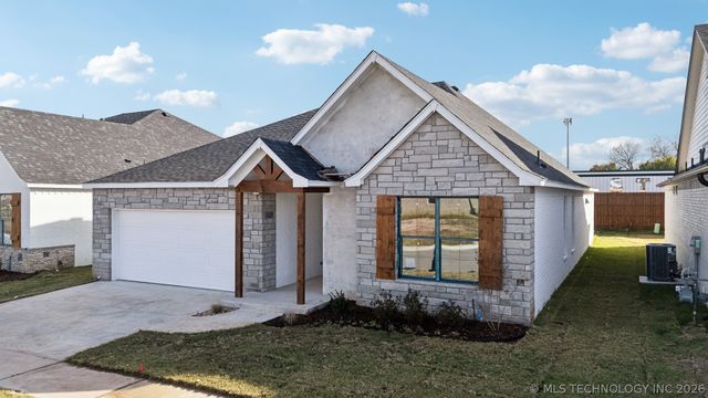 9712 E 132nd Street, Bixby, OK 74008