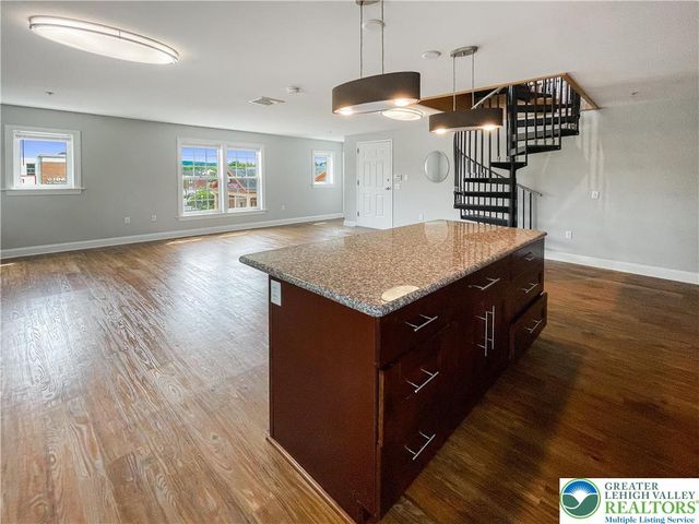 758 Main Street 2, Hellertown Boro, PA 18055