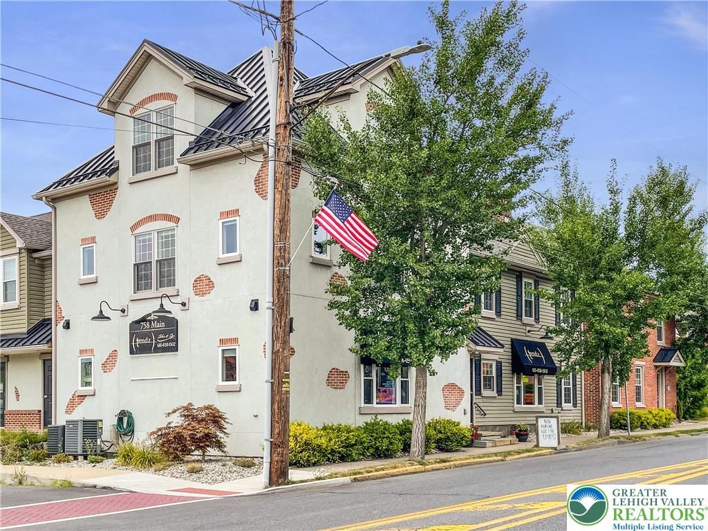 758 Main Street 2, Hellertown Boro, PA 18055