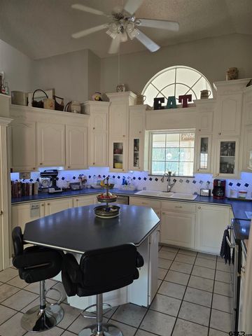 225 PR 3084, Gilmer, TX 75644