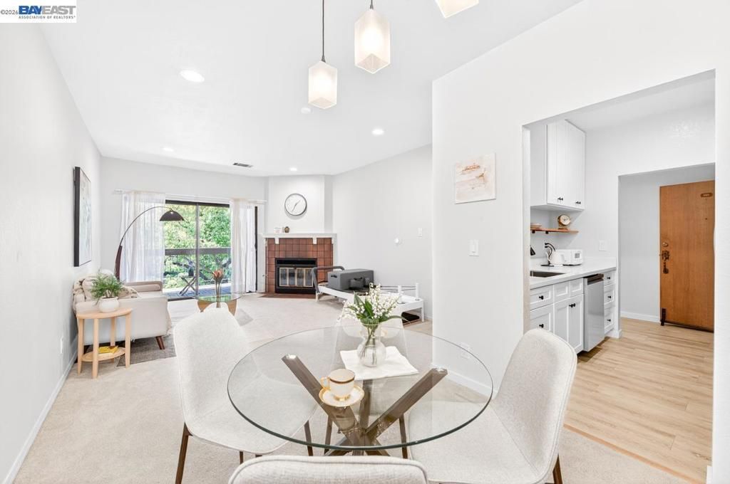 Image 1 of property listing at 39931 Cedar Blvd 309, Newark, CA 94560