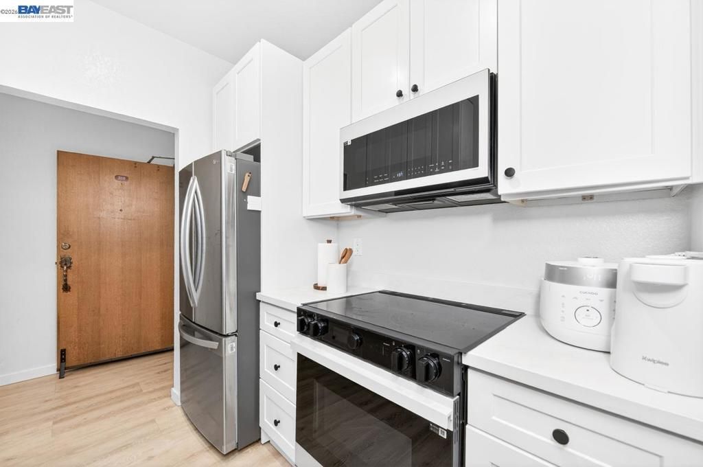 Image 10 of property listing at 39931 Cedar Blvd 309, Newark, CA 94560