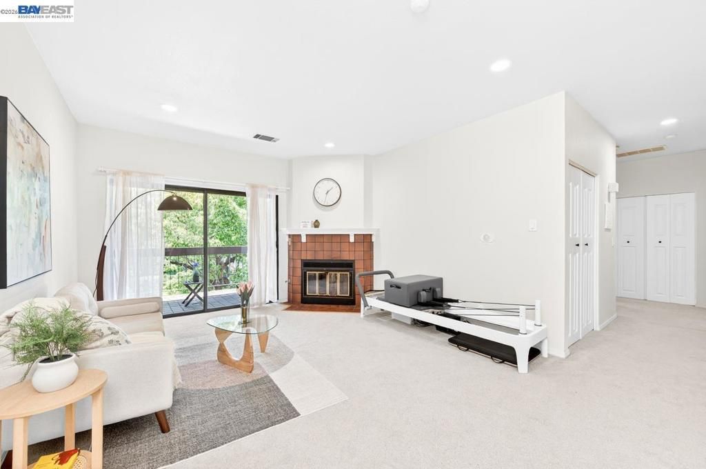 Image 5 of property listing at 39931 Cedar Blvd 309, Newark, CA 94560