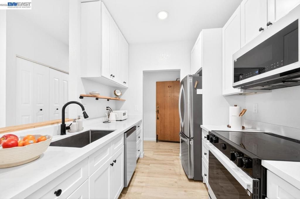 Image 9 of property listing at 39931 Cedar Blvd 309, Newark, CA 94560