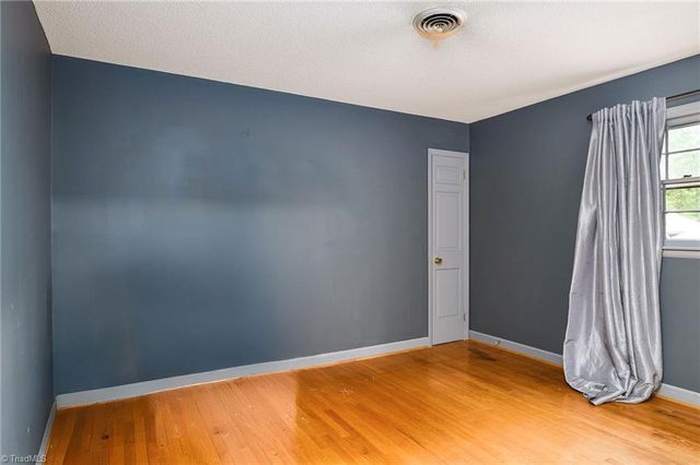 2021 Sunnybrook Drive, Burlington, NC 27215