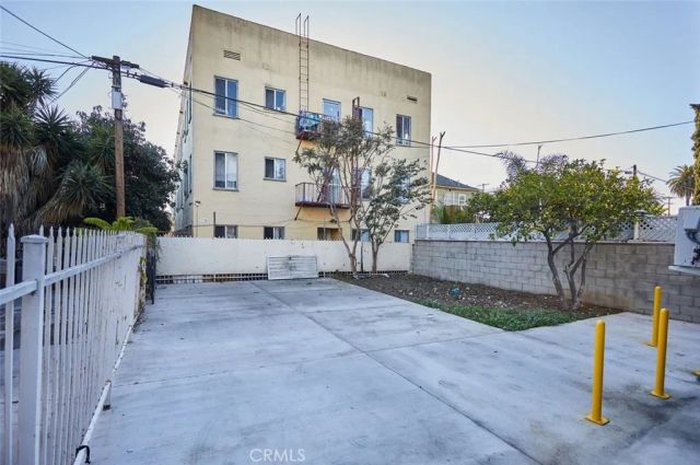 1840 W 11th Place, Los Angeles, CA 90006