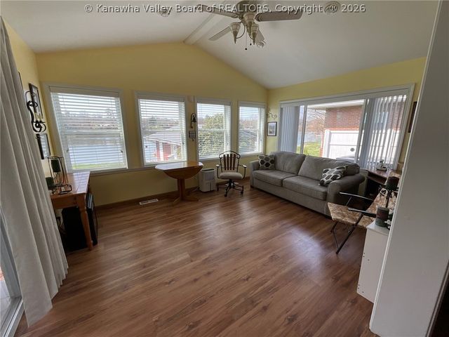 1330 Valentines Circle, Nitro, WV 25143