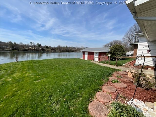 1330 Valentines Circle, Nitro, WV 25143