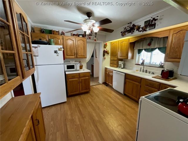 1330 Valentines Circle, Nitro, WV 25143