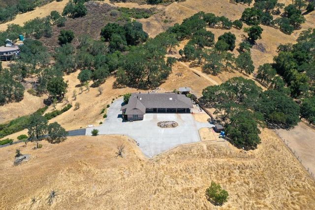 21050 Uvas Road, Morgan Hill, CA 95037