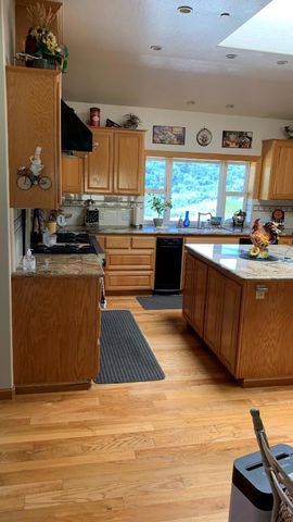 21050 Uvas Road, Morgan Hill, CA 95037