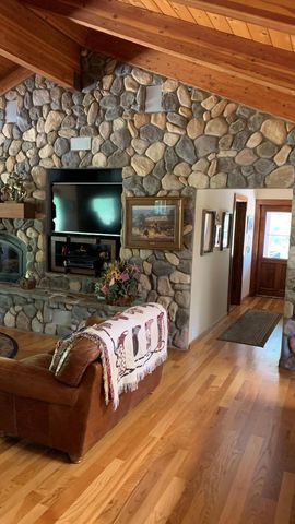 21050 Uvas Road, Morgan Hill, CA 95037