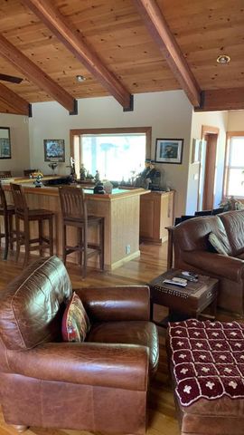 21050 Uvas Road, Morgan Hill, CA 95037