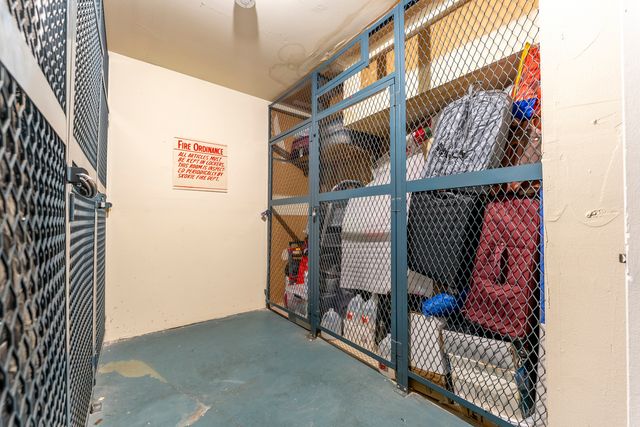 10015 Beverly Drive 404, Skokie, IL 60076