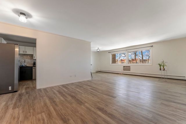 10015 Beverly Drive 404, Skokie, IL 60076