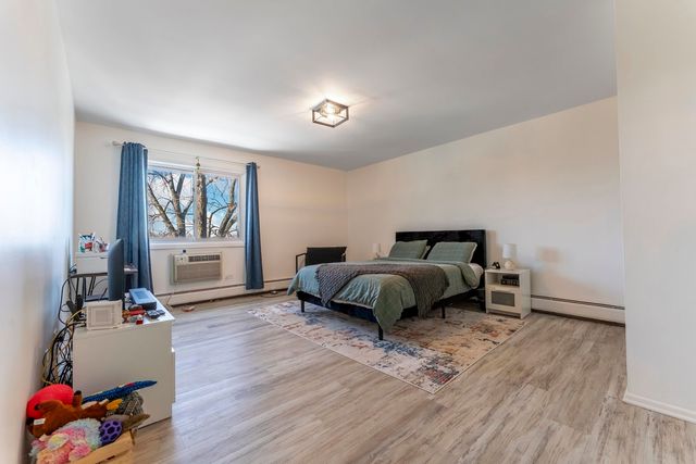 10015 Beverly Drive 404, Skokie, IL 60076