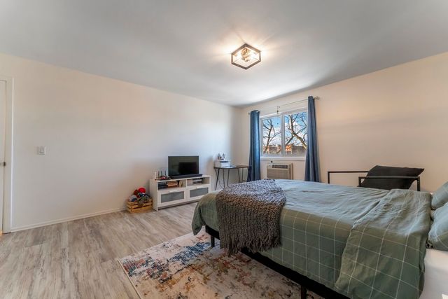 10015 Beverly Drive 404, Skokie, IL 60076