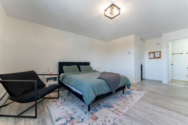 10015 Beverly Drive 404, Skokie, IL 60076