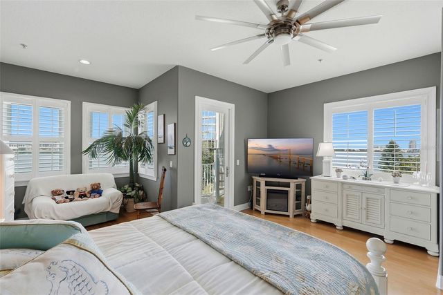 200 BRIGHTWATER DRIVE 10, Clearwater Beach, FL 33767