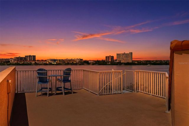 200 BRIGHTWATER DRIVE 10, Clearwater Beach, FL 33767