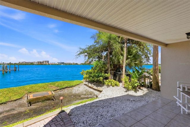 200 BRIGHTWATER DRIVE 10, Clearwater Beach, FL 33767