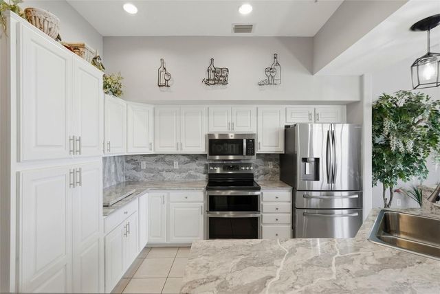 200 BRIGHTWATER DRIVE 10, Clearwater Beach, FL 33767