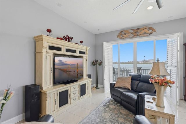 200 BRIGHTWATER DRIVE 10, Clearwater Beach, FL 33767