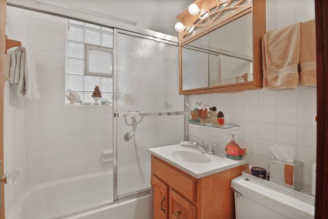 3051 N MASON Avenue, Chicago, IL 60634