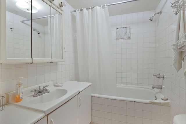3051 N MASON Avenue, Chicago, IL 60634