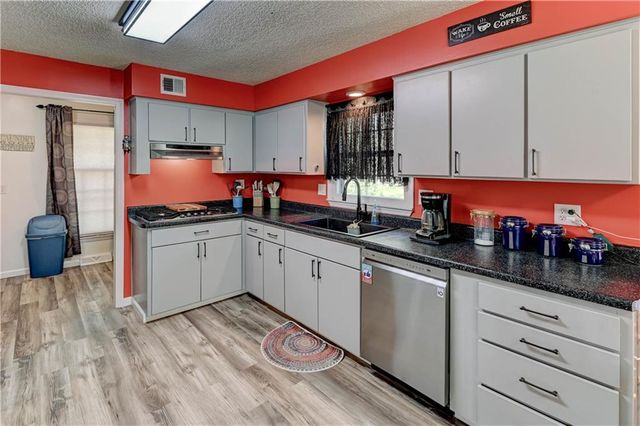 1510 SW 19th Street, Blue Springs, MO 64015