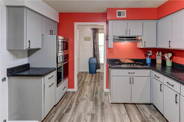 1510 SW 19th Street, Blue Springs, MO 64015
