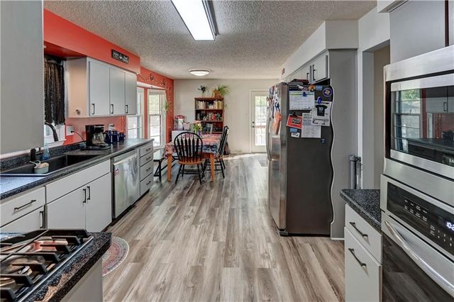 1510 SW 19th Street, Blue Springs, MO 64015