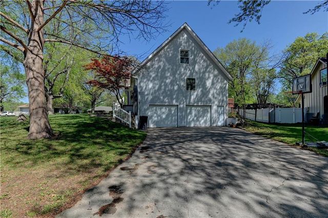 1510 SW 19th Street, Blue Springs, MO 64015