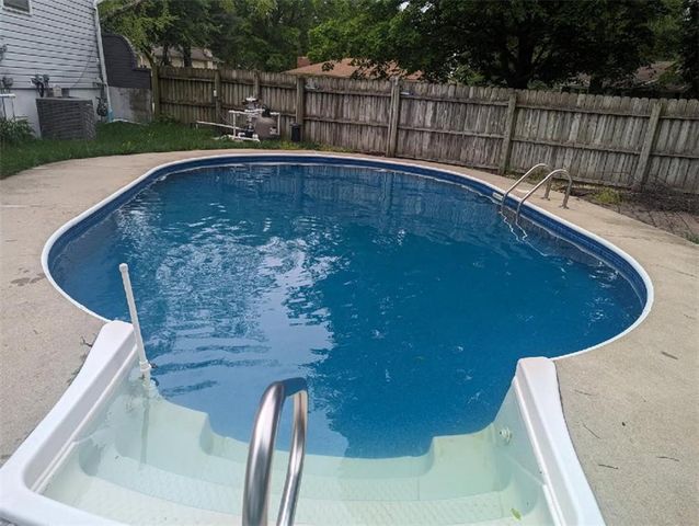 1510 SW 19th Street, Blue Springs, MO 64015