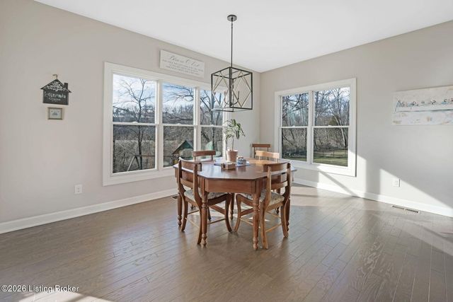 1911 Scenic Lakes Dr, Louisville, KY 40245