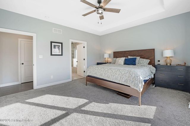 1911 Scenic Lakes Dr, Louisville, KY 40245