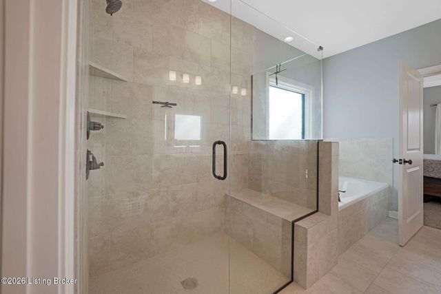 1911 Scenic Lakes Dr, Louisville, KY 40245