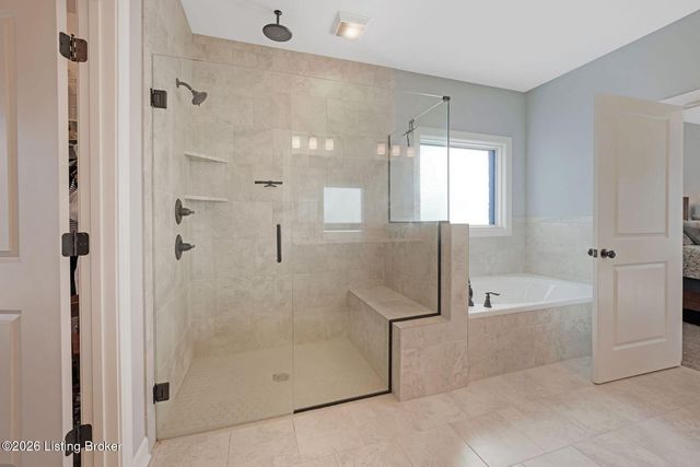 1911 Scenic Lakes Dr, Louisville, KY 40245