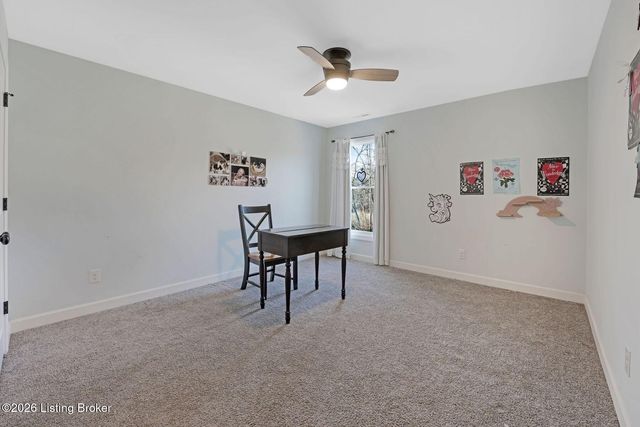 1911 Scenic Lakes Dr, Louisville, KY 40245