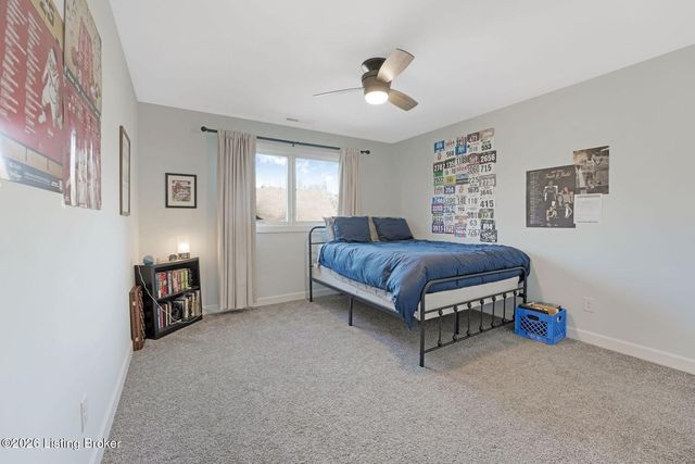 1911 Scenic Lakes Dr, Louisville, KY 40245