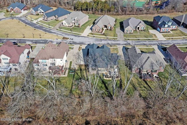 1911 Scenic Lakes Dr, Louisville, KY 40245