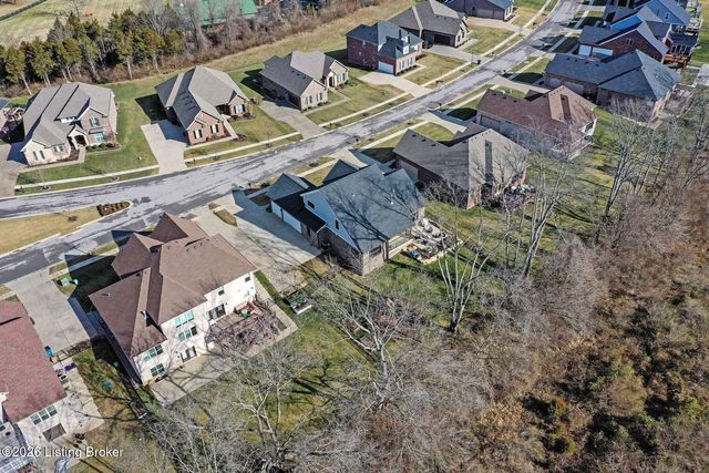 1911 Scenic Lakes Dr, Louisville, KY 40245