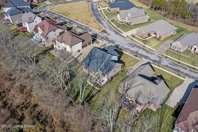1911 Scenic Lakes Dr, Louisville, KY 40245