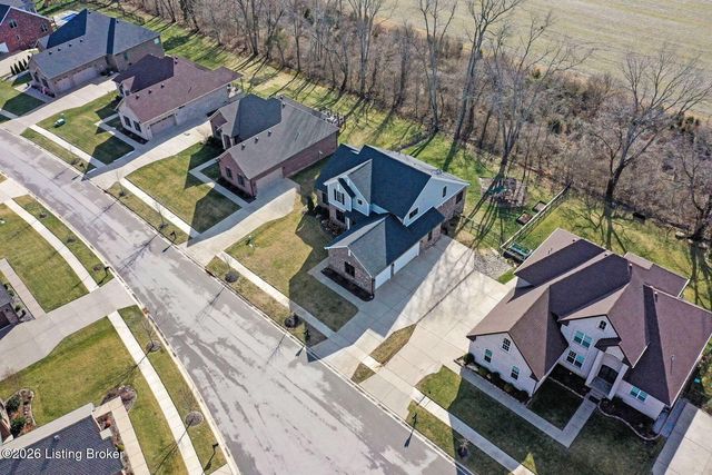 1911 Scenic Lakes Dr, Louisville, KY 40245