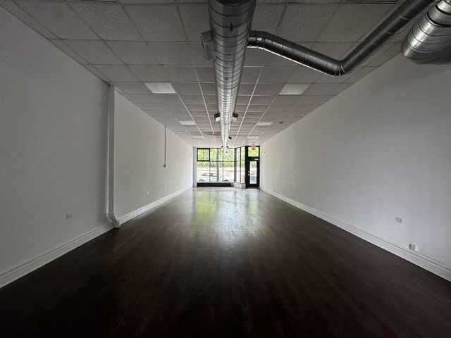 7015 N Glenwood Avenue, Chicago, IL 60626